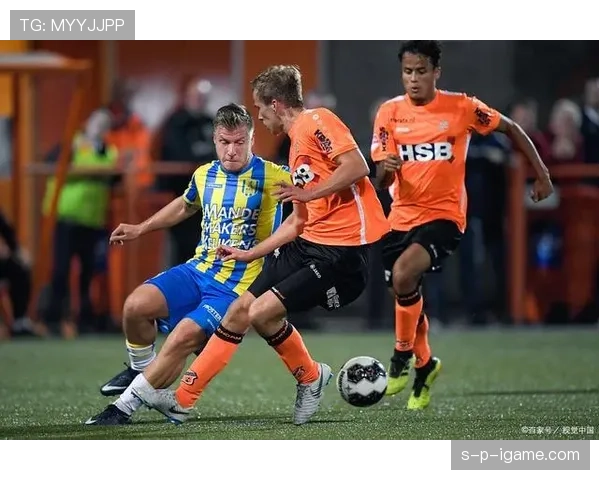 范戴克vs马尔基尼奥斯：防守稳定性与全面性对比