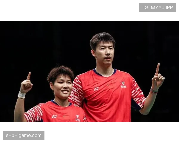 黄东萍赛场上满身品牌，场下却拎着普通购物袋回家，这反差像看明星八卦